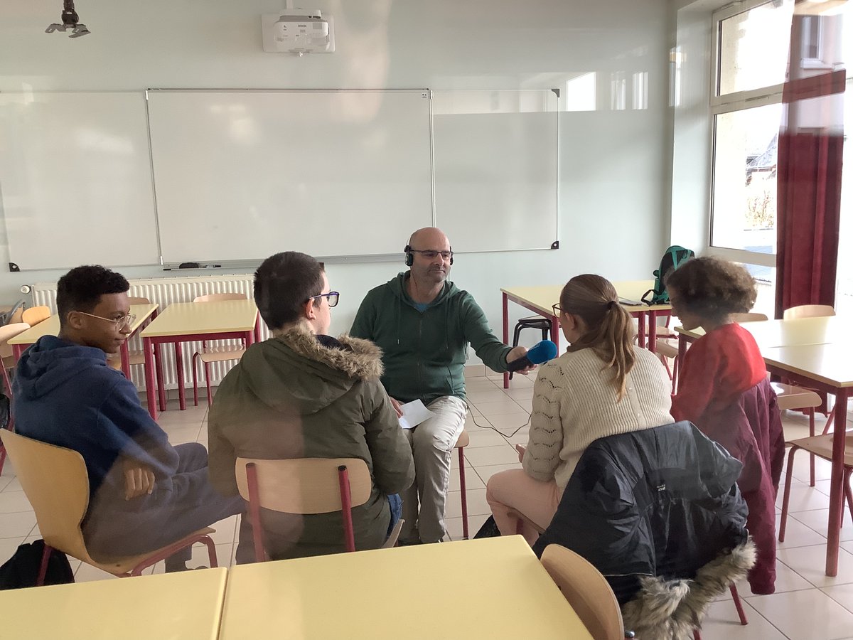 📻Les élèves ont la parole : 4 lycéens de 2nde du lycée Gambier ont pu s'exprimer sur l'égalité des chances au micro d'Eric Vallé de @fbleubnormandie.
▶️A écouter ici : francebleu.fr/emissions/clas… (émissions du 21 au 25/11/22)
Belle initiative <a href="/ClemiNormandie/">EMI_Normandie</a> !