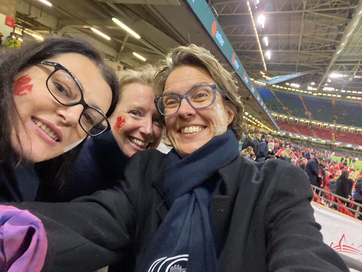 Just about got over the weekend! Singing to an audience of 66,000 in the Principality Stadium and back to taxi friends home from a surprise 50th. Took the birthday boy home drinking tea and cuddling kittens in his kitchen until 4.30am 😻