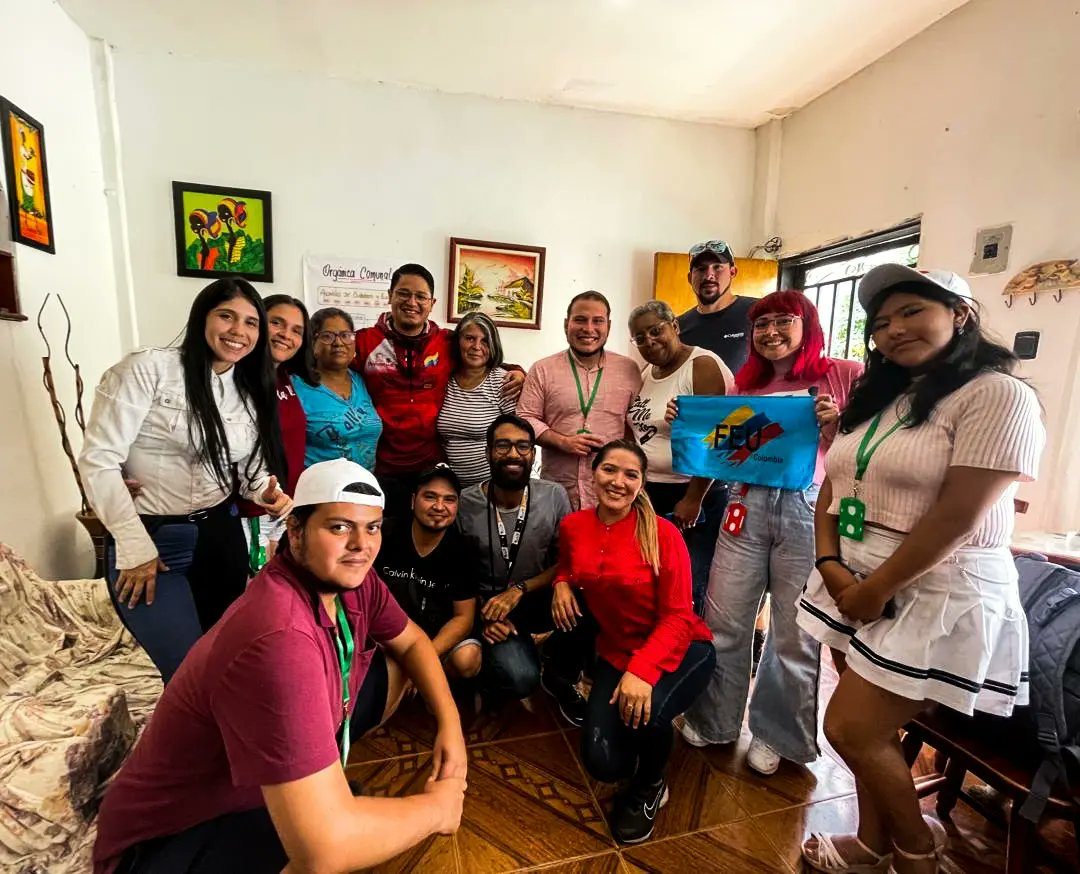 OCLAEOficial58's tweet photo. 📍 | Compañeros de la Federación de Estudiantes Universitarios de Colombia 🇨🇴 haciendo presencia en este XIX Congreso Latinoamericano y Caribeño de Estudiantes, celebrado en Caracas - #Venezuela. 🇻🇪
Fotos: @FEUColombia
#OCLAE #19CLAE
#UnidosYEnResistencia
#OtraAmericaSiEsPosible https://t.co/pMN9PGxOI5