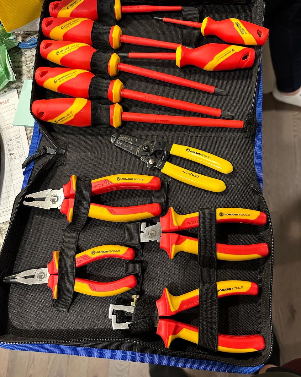 ajsweet13's tweet photo. Out with the old and in with the new!
#Jonardtools #Jonard https://t.co/hc0YazZWbZ