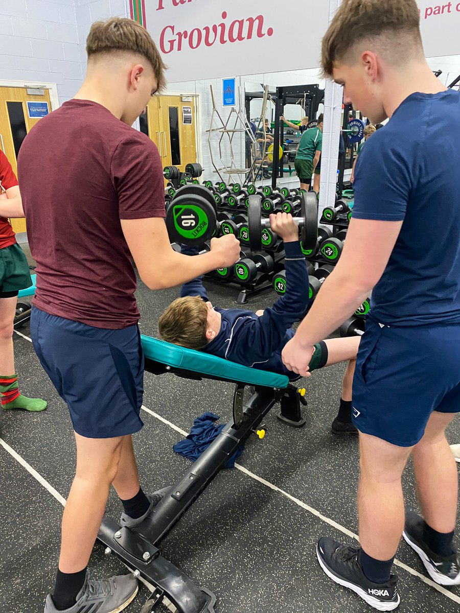 WGRugby's tweet image. Great to see the 1st XV helping the U15 rugby squad with their athletic development in the gym this evening #oneprogramme