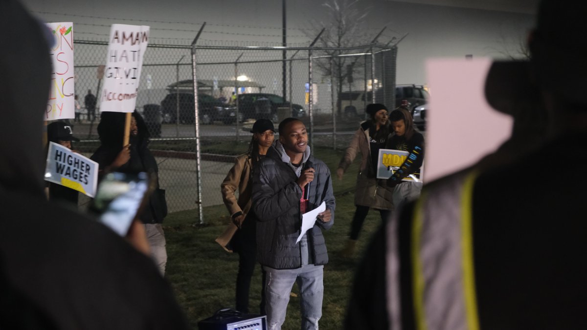 WarehouseWorker's tweet photo. Early this morning, #Amazon workers at the #MDW2 major cross-dock facility staged their second walkout in two months to tell Amazon that the biggest deal on #CyberMonday is #WorkerJustice. To workers, justice means fair pay, safe working conditions, and respect at work. https://t.co/o8HE3H4dDn