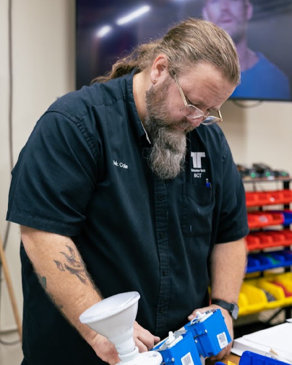 We're sending out this week's #MCM to Mr. Cole, one of our building and construction trades instructors.

#TrainWithPurpose #TidewaterTech #SkilledTrades #HVAC #welding #Construction #AutoMaintenance #ManCrushMonday #electrical #electricianlife #electriciansofinstagram