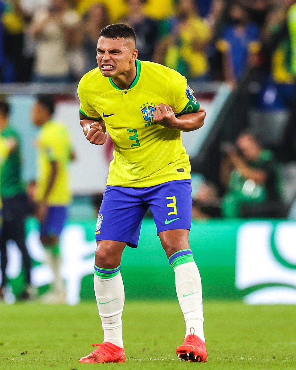 Se o Brasil for campeão e a gente levar esse Hexa, não saberei expressar o tamanho do Thiago Silva no futebol. Ele é um monstro!!!