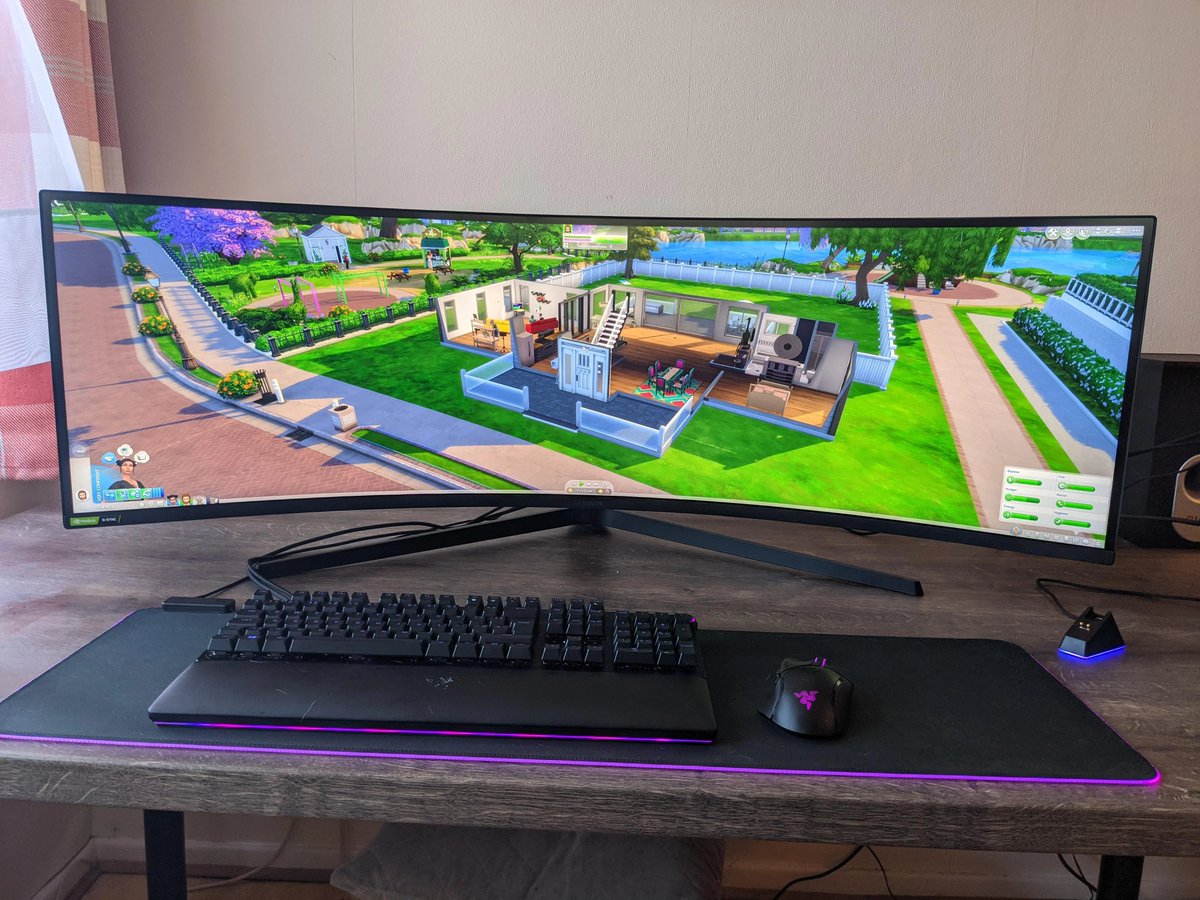 Mattnetic's tweet photo. Very soon we're gonna have to start supporting 15360x1440 resolution with the way these monitors are going! 🤣 @TheSims #TheSims4 https://t.co/tDnMtSmiCl