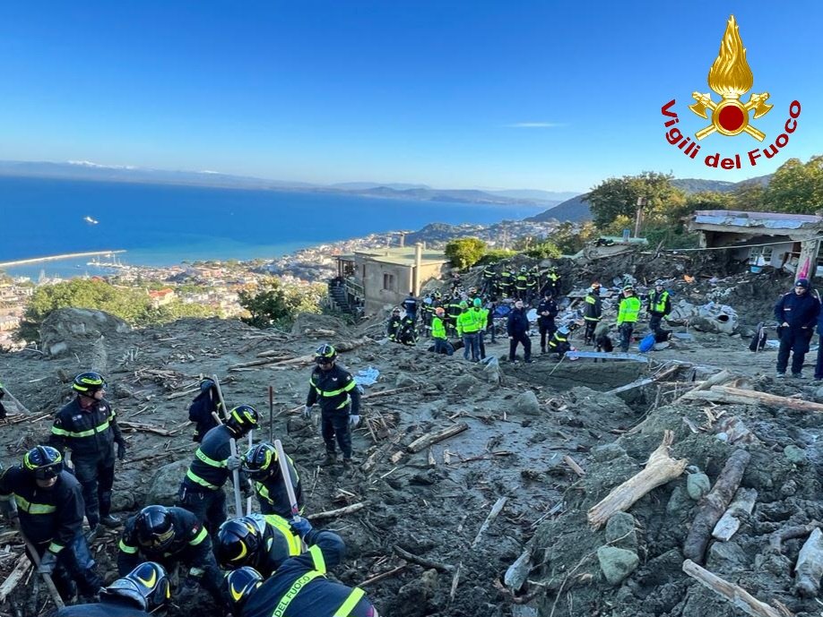 Frana di #Casamicciola, ennesima tragedia dell'Italia fragile: le posizioni di <a href="/cngeologi/">Cons. Naz. Geologi</a>  e <a href="/cnappc/">CN Architetti PPC</a>  
<a href="/comuni_anci/">comuni_anci</a> bacchetta il ministro <a href="/GPichetto/">Gilberto Pichetto</a> per una dichiarazione sulle responsabilità dei sindaci 👇

#WoltersKluwerItalia #DissestoIdrogeologico teknoring.com/news/rischio-i…