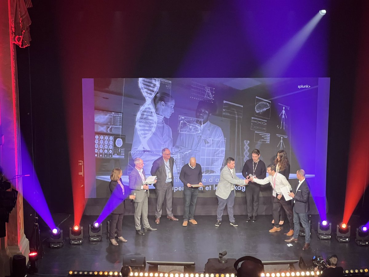 À la #cybernight, <a href="/splunk/">Splunk</a> et @GroupeCarrefour @carrefourIT_fr décrochent le bronze dans la catégorie Co-construction ! Bravo 🎉 <a href="/Republik_IT/">Républik IT</a>