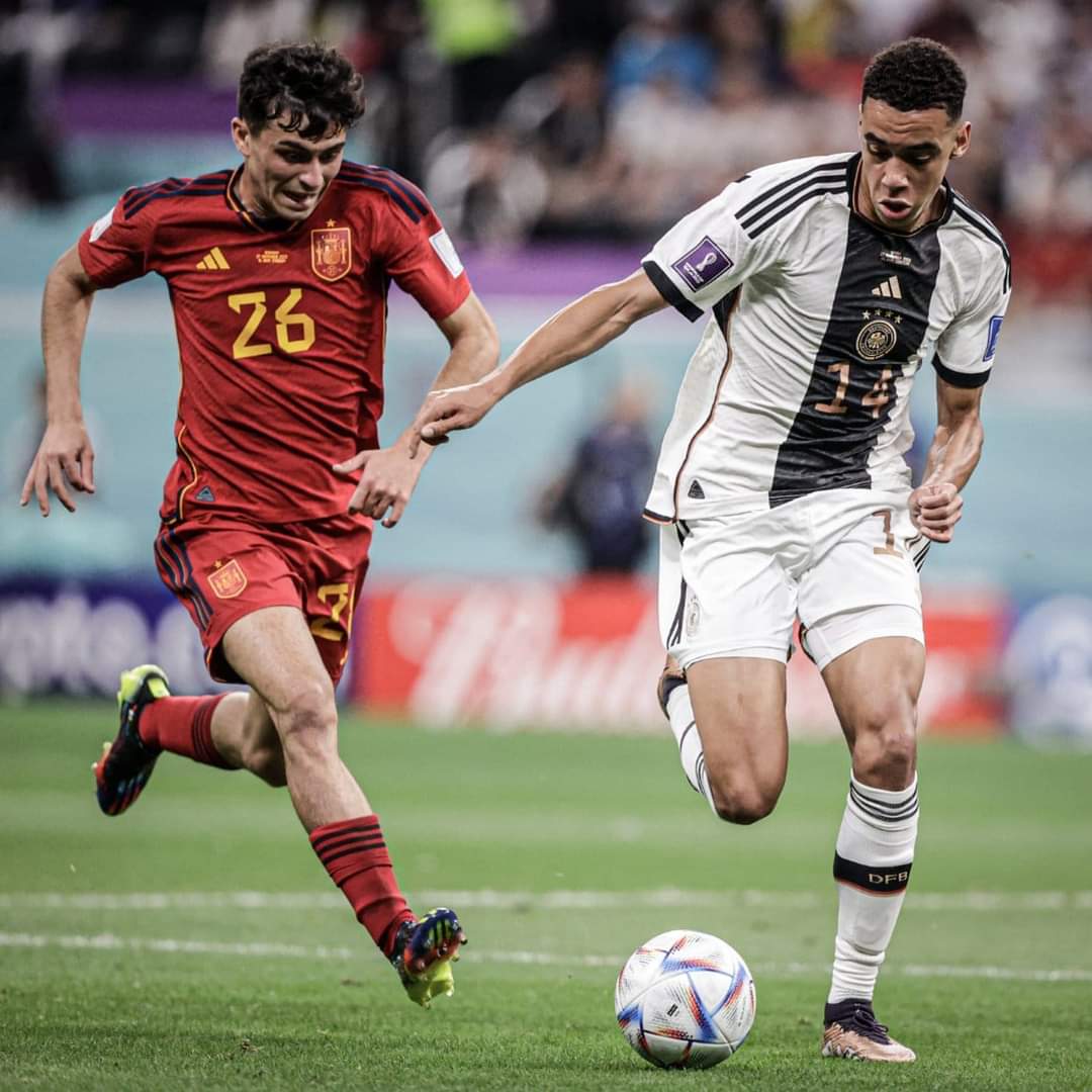 This pic has the potential to become ICONIC picture of the next decade ♥️