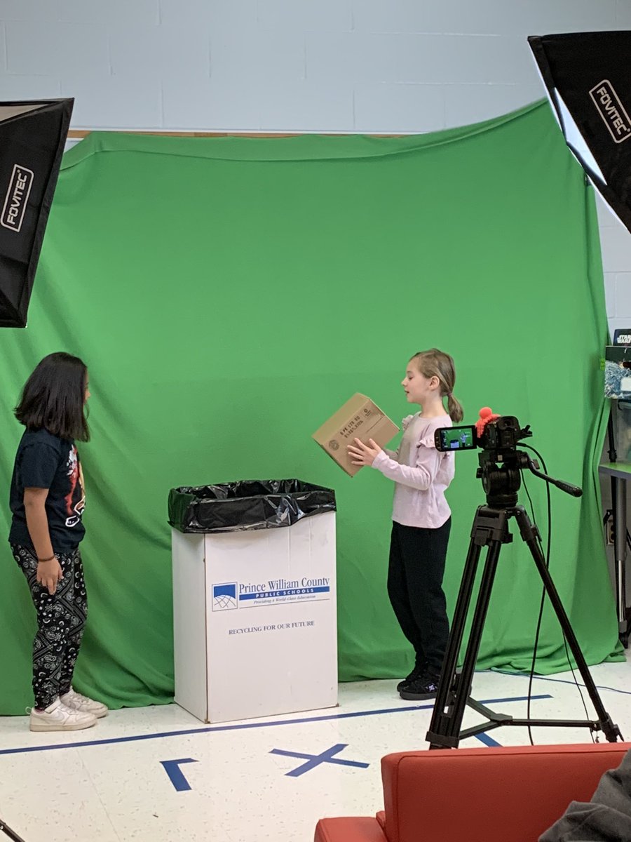 themeekmoose's tweet image. The @ellissoars #ecowarriors Started practicing for our recycling commercials. Remember to always break down your cardboard! @PWCSEnergyTeam @jabarajk @JohnJ_pwcs