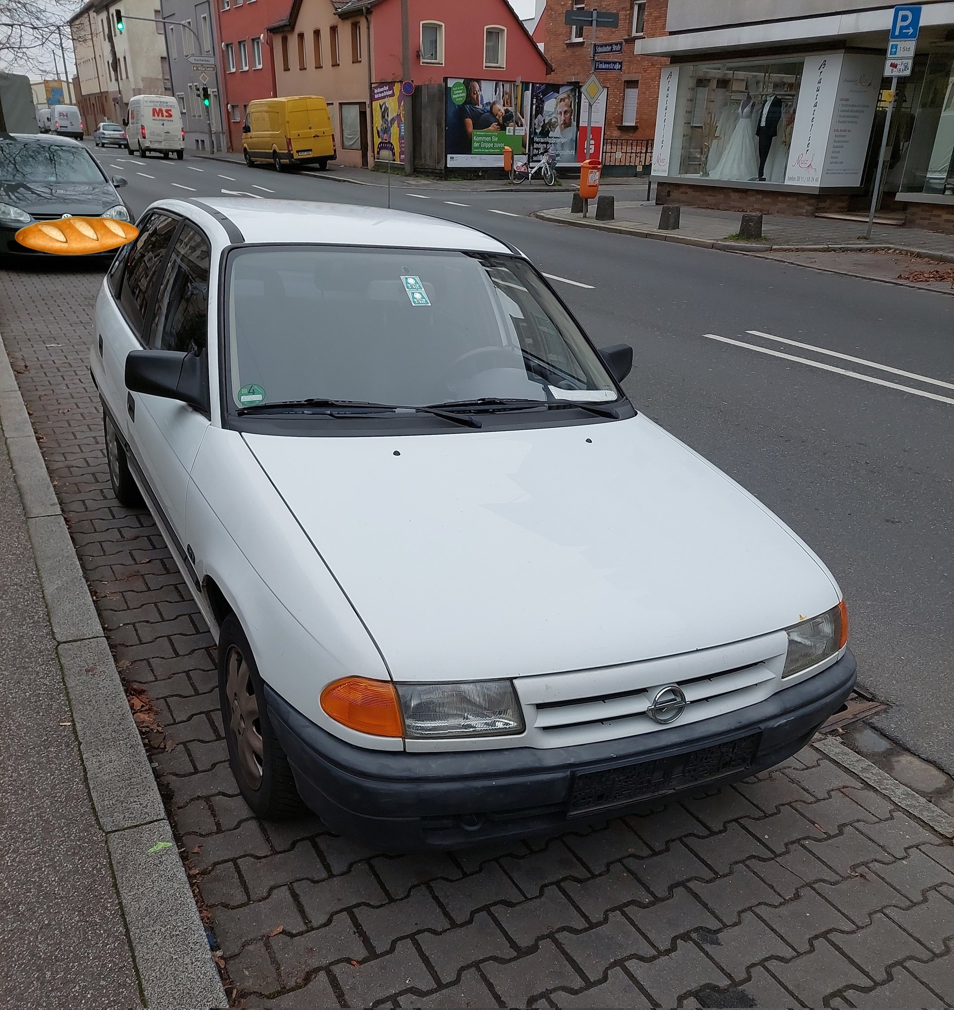 Radium on Twitter "Da stellt doch wirklich jemand seinen PKW ohne Kennzeichen im öffentlichen