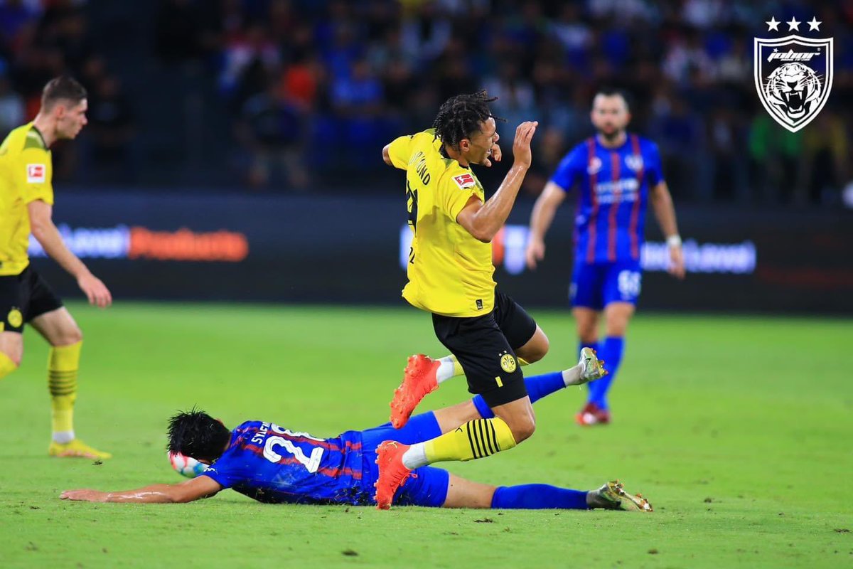 OfficialJohor's tweet image. More scenes from our International Club Friendly against Borussia Dortmund tonight… It was a pleasure, @BVB !

More photos at facebook.com/20845318598465…

#JDTvBVB
#InternationalClubFriendly
#LuaskanKuasamuJohor
#JDTforAll