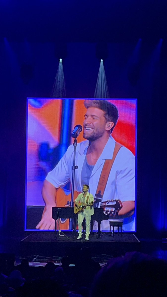 Dany_Salas's tweet photo. Espectacular, íntimo, derroche de talento y humildad en un solo artista, son las palabras con la que describo el concierto de Pablo en Santo Domingo. Tenía tiempo esperando que viniera a SD y valió la espera cada segundo!!!  #pabloalboran #SantoDomingo https://t.co/sytclZEX2A