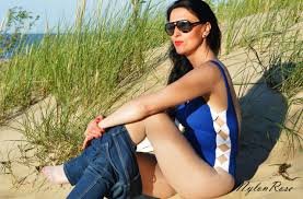 NEncased's tweet photo. Hot Sommer
#pantyhose https://t.co/tcA2AgrSNu