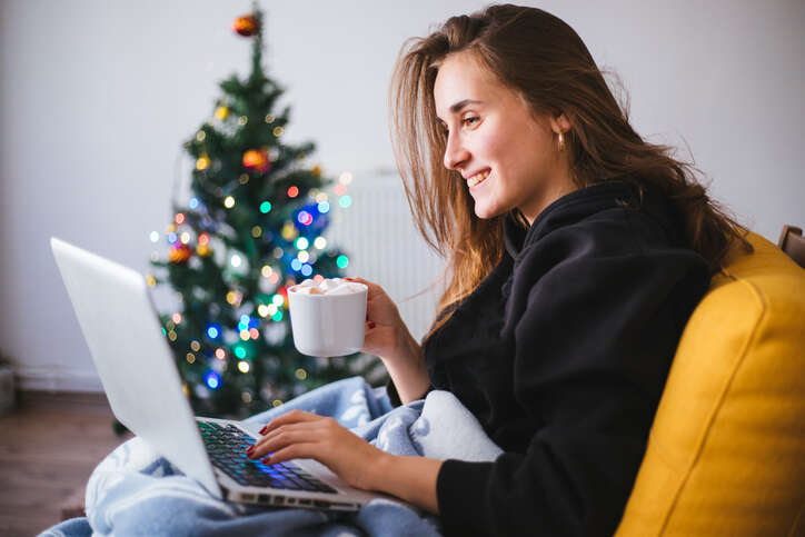 BBBBluegrassKY's tweet photo. Ready...set...CLICK!  But be sure you check the website carefully before giving financial information as you hunt for deals today!   #CyberMonday2022  #StartWithTrust   https://t.co/X7RCmILul1 https://t.co/UomM4jNxzB