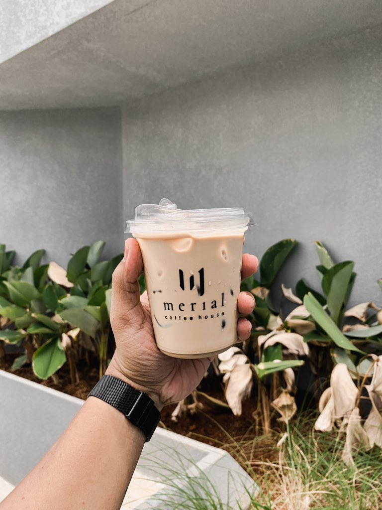 aarrddyyee_95's tweet photo. 📍 Merial Coffee House. Jakarta 

Coffeeshop baru di Tebet Jaksel. love the interior, food great, drinks are also great. Cocok untuk WFC atau ngerjain tugas kuliah. 

#MerialCoffeeHouse #Merial #MerialCoffee #MerialCoffeeshop #CoffeeshopJakarta #CoffeeShopJakartaSelatan https://t.co/WvfKw8FC47