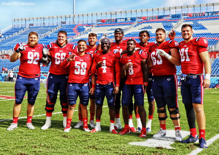 BIG Shout Out to the <a href="/FAUFootball/">Florida Atlantic Football</a> Seniors who were honored on Saturday! 👏@Jake_Holaday <a href="/Bordner42/">Brendan Bordner</a>
<a href="/PhilipBarbar/">Phil Barbar</a> <a href="/AdamBoselli/">Adam Boselli</a> <a href="/teja2k/">TJ</a> Chaz Neal
<a href="/JeQuanBurton5/">Je'Quan Burton</a> @ko_live5 <a href="/nick_weber63/">Nick Weber</a>
<a href="/Austin_Evans8/">Austin Evans</a> #OwlsUP Fellas! #FAU 🦉