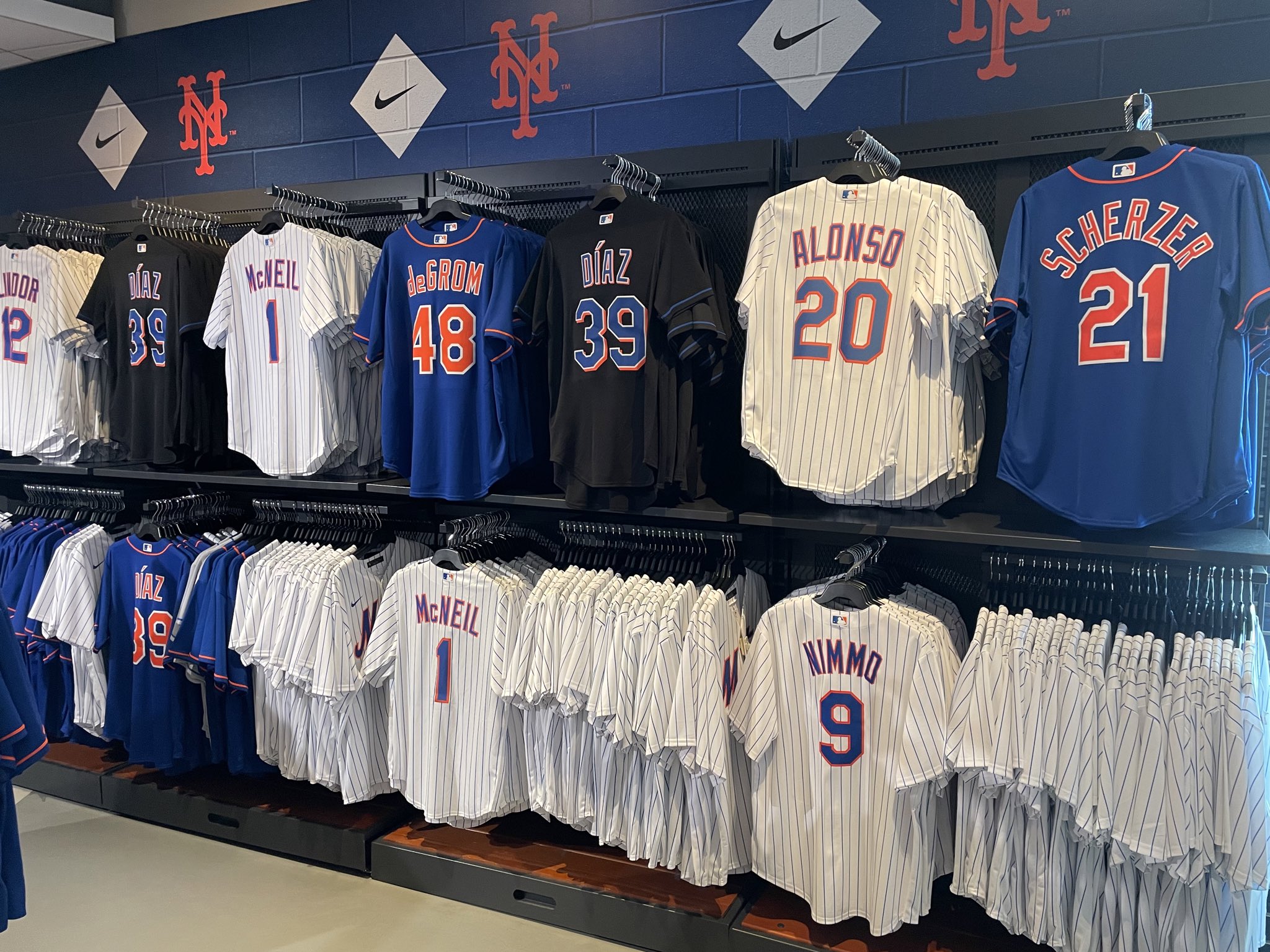 New York Mets Gear, Mets Merchandise, Mets Apparel, Store