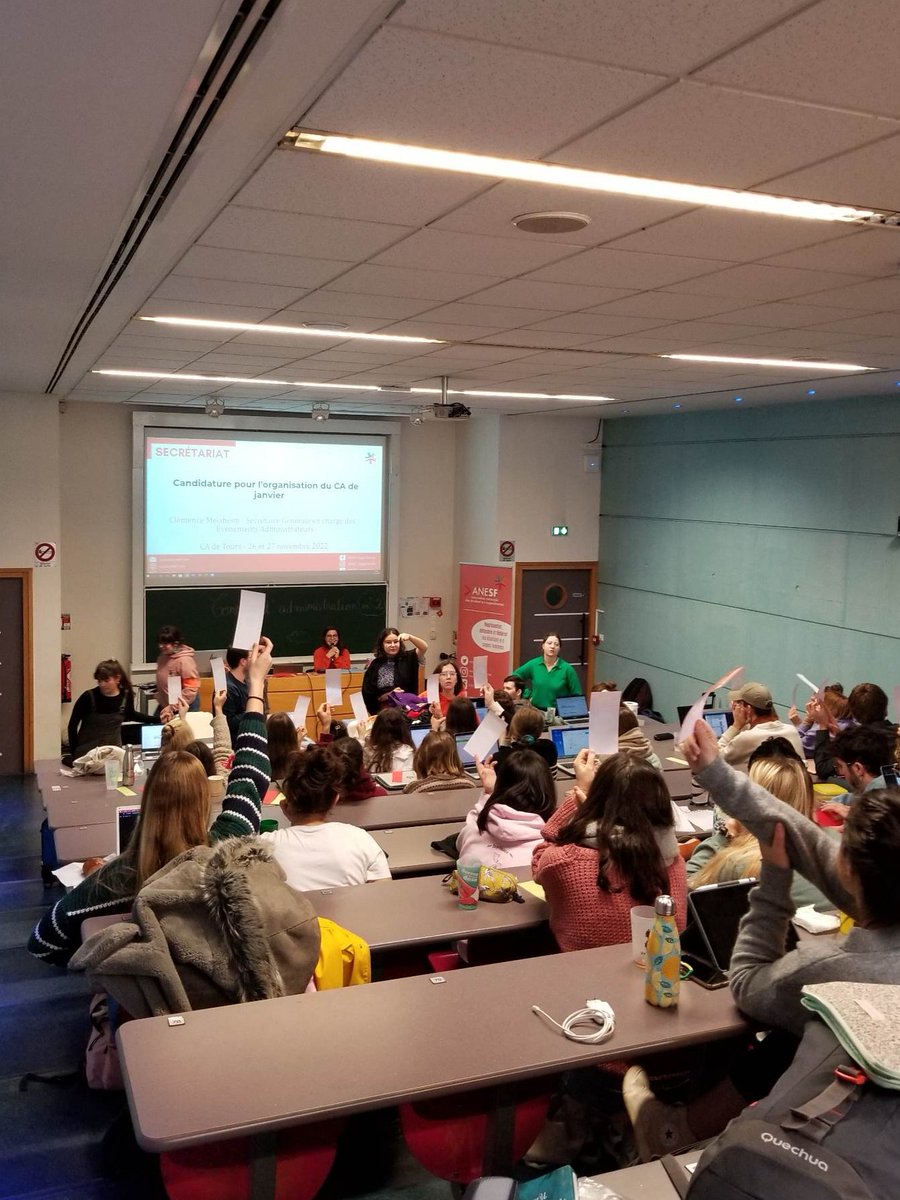 RoxanneLandaisH's tweet photo. #CA l Merci à l'@AESFT_tours  de nous avoir accueilli pour le CA de l'@ANESF_FR ce week-end 🙌

L'occasion de nombreux échanges et propositions autour des perspectives de notre formation : 
⏹️ PPL évolution de la formation
⏹️Formation sanitaire et sociale
⏹️Service sanitaire ... https://t.co/qxVi80On07