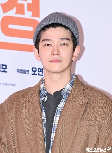 Actor Yoon Kyun-sang attends the VIP premiere of the movie 'Apkkoojeong' held at Megabox COEX in Seoul on the afternoon of the 28th November 2022
#윤균상 #융귱상 #yunkyunsang #yunkyunsang_official #yoongyunsang #yoonkyunsang #management_am9  #압꾸정