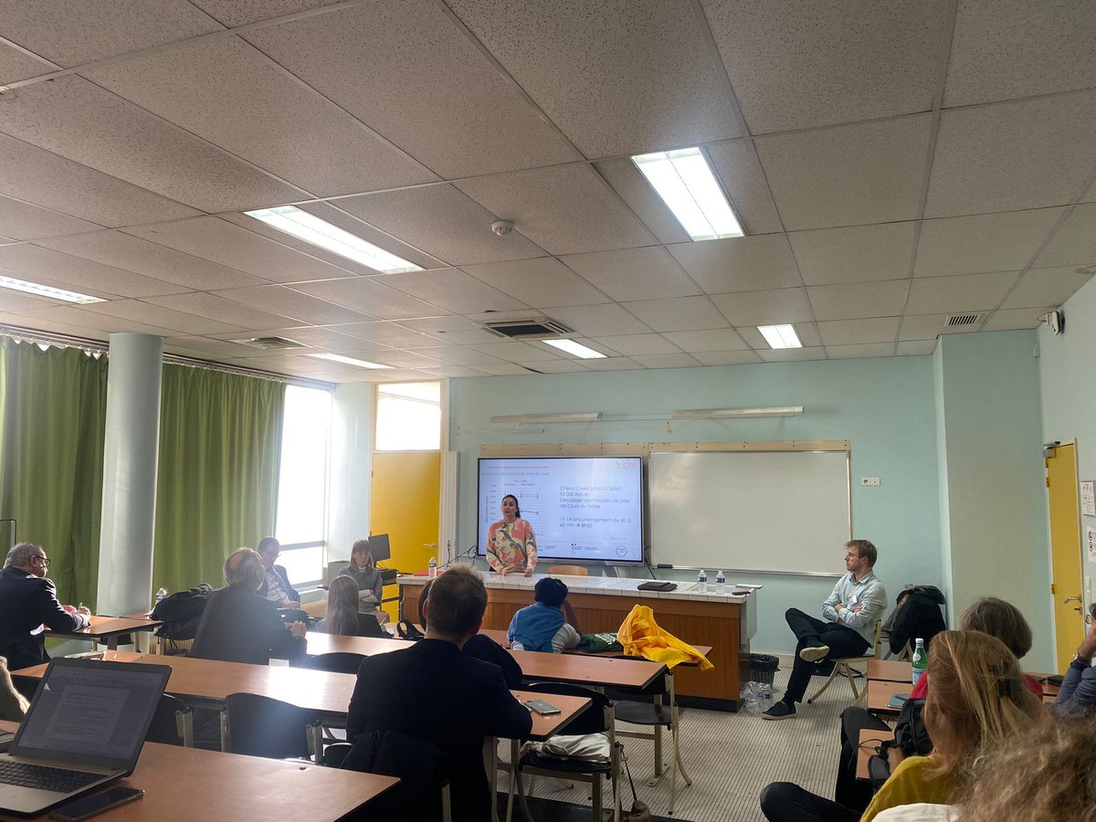 IDEE_Education's tweet photo. đïžâđšïžRetour sur les ateliers du #ProgrammeIDEE portant sur đ§la fabrique des expĂ©rimentations scientifiques, Ă lâĂ©preuve des rĂ©alitĂ©s de terrain et de recherche. Il sâagissait notamment dâaborder les dĂ©fis de lâĂ©valuation dâune expĂ©rimentation sur le sommeil des adolescents. https://t.co/JtTYl3RAsy
