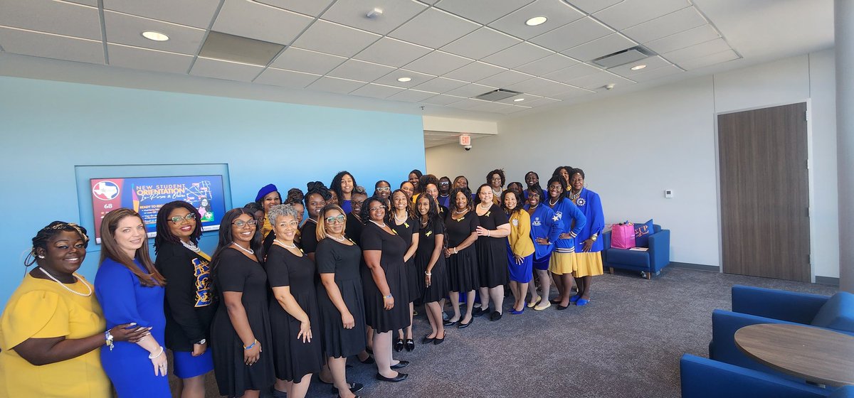 SGRhoSpringTX's tweet photo. Day 28: The Luminous Ladies of the Lambda Omega Sigma Alumnae Chapter take our bows! #SigmaGammaRho #LambdaOmegaSigma #SGRho100 #SGRhoCentennial  #GradChapter #Greater https://t.co/5ZhCxFcGCo