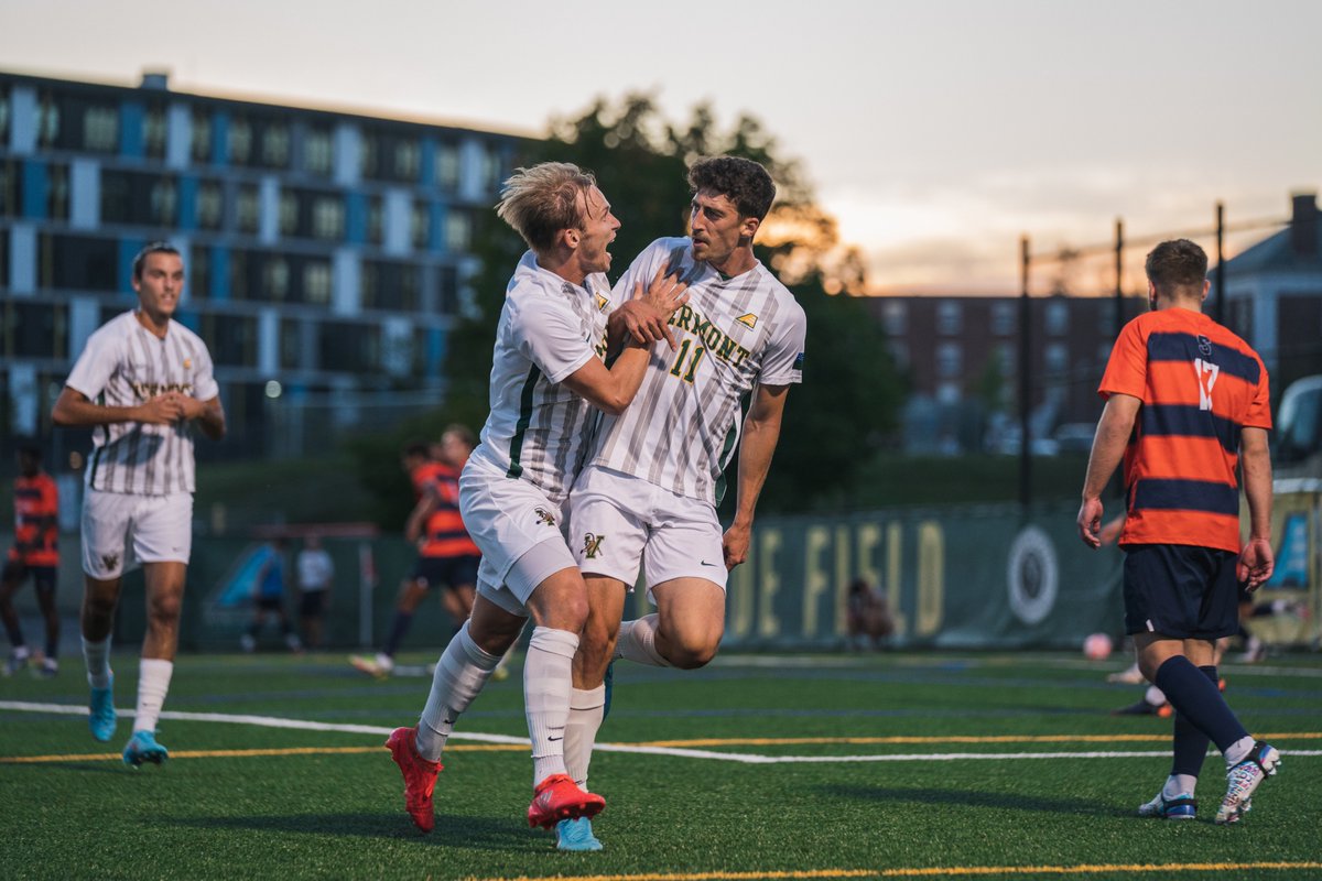 IT'S ON!
NCAA Quarterfinals
Vermont vs. No. 3 <a href="/CuseMSOC/">Syracuse Men's Soccer</a> 
🕰️ - Saturday, Dec. 3, 2 p.m.
📺 - ESPN+
🎟️ - TBD
#NCAASoccer