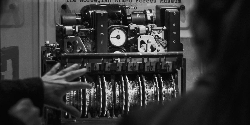 Orgs are increasingly concerned about encrypted data being stolen but not decrypted until later, when #quantumcomputing becomes more available. This means nukes, banks, business IP, #natsec secrets are vulnerable. bit.ly/3AFjimi CC: <a href="/InQuantumTech/">Inside Quantum Technology</a> #cybersecurity #cyber