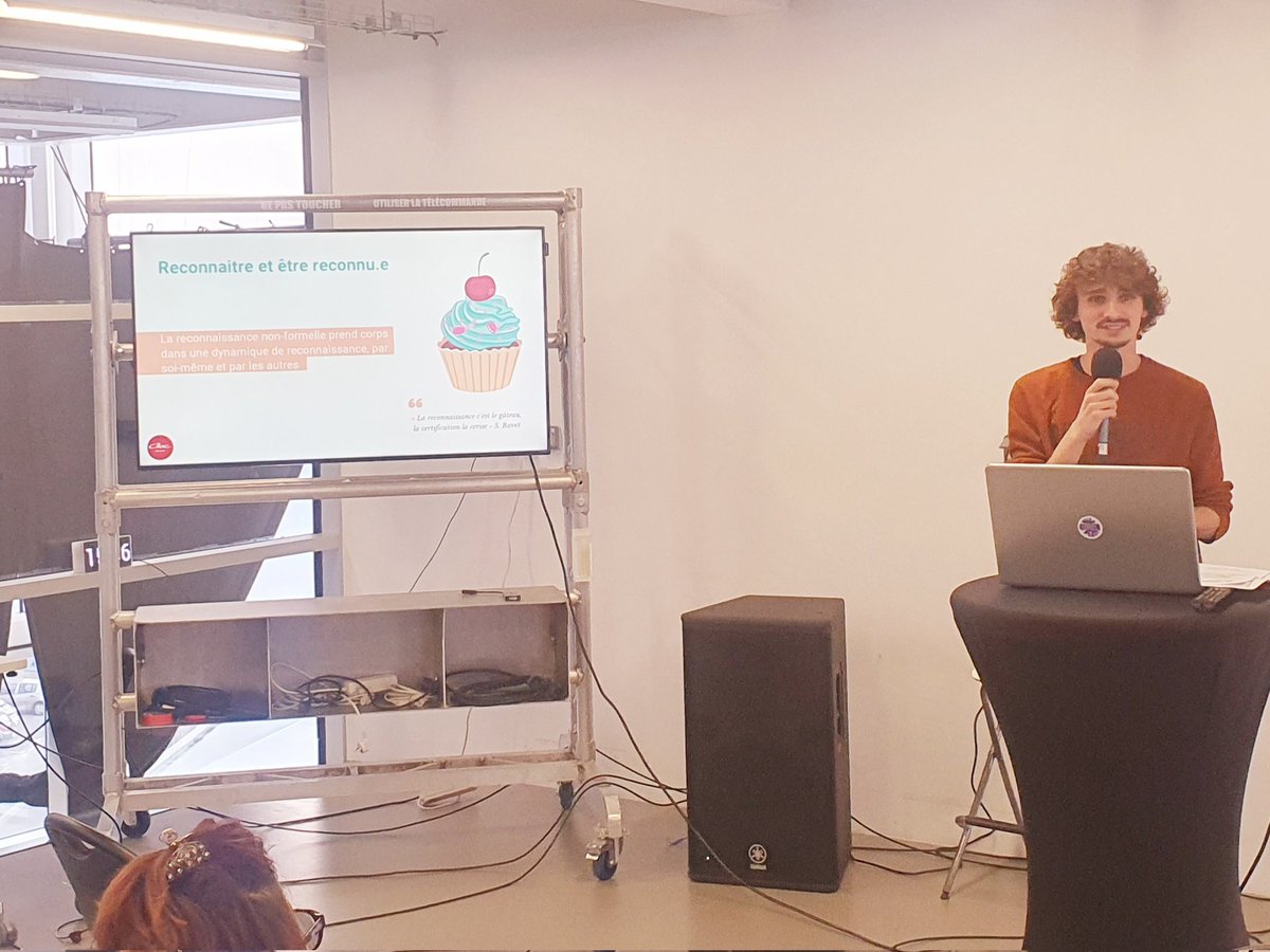 Dimitri Dubos, #PRC en Normandie présente les #openbadges et la reconnaissance ouverte au service de la #VAE
<a href="/badgeons/">Badgeons La Normandie</a> #badgezvoscompetences 
<a href="/RegionNormandie/">Région Normandie</a>