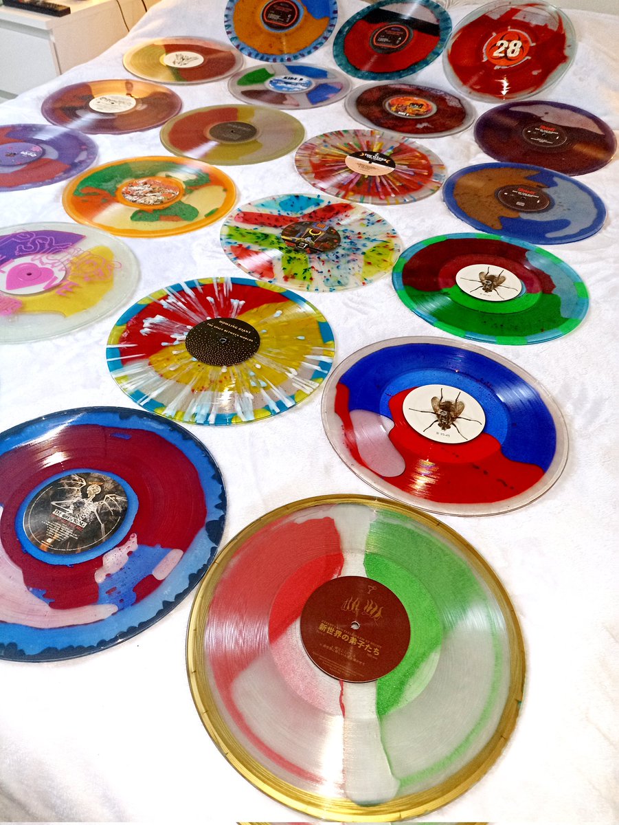 HENNI51999957's tweet photo. A part of my crazy collection of liquid/Sand filled colored records !!! @vinylishere @VinyleAudio @Romanusrecords #liquidrecords #customrecords 🤩😍🤩 https://t.co/brNY2VnODy