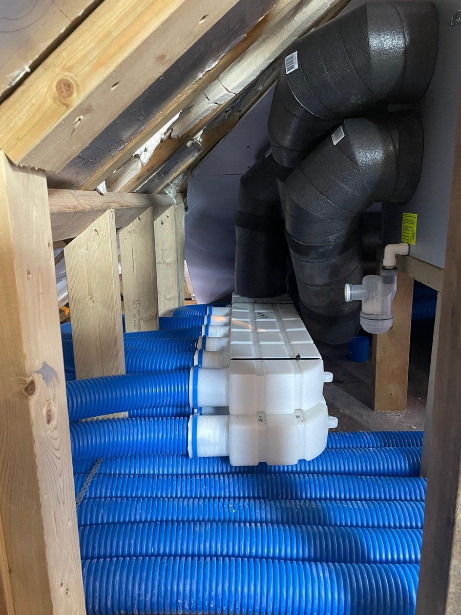 nilan_uk's tweet photo. Tight lines! Looks like it was built to fit in this space. #mvhr #ventilation #iaq #experts #ecohome #slservices https://t.co/HLAnxmKfCq