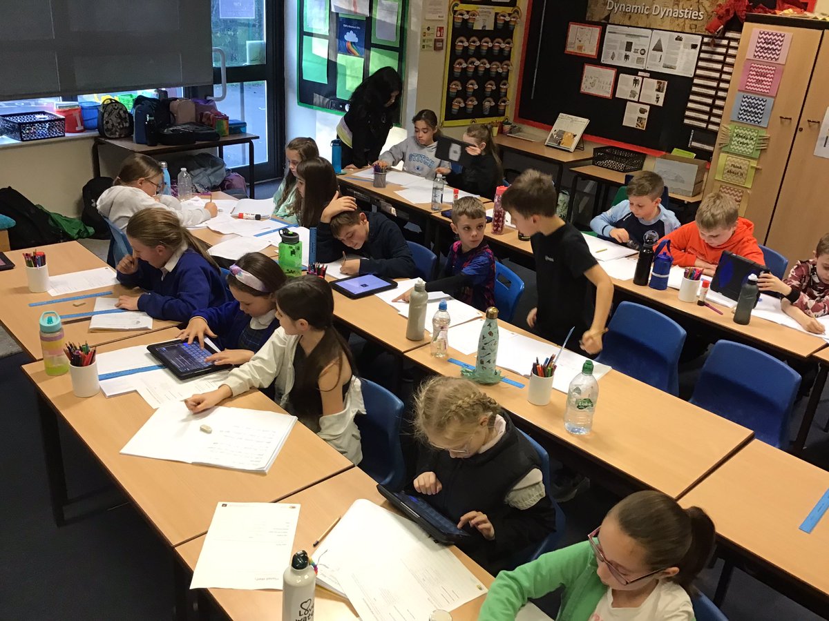 CanonYearFive's tweet image. Year 5 are working hard to research one of the seven planets of our Solar System! The children are using the iPads to find out the facts and comparing them to the information we have about our own planet, Earth. 🌌 #CSPSScience #CSPSSTEM @LT_Trust @CanonSharples @Cornerstonesedu