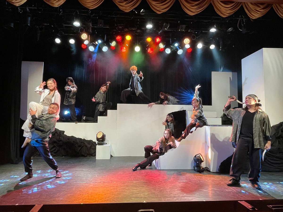 Kaori52's tweet photo. #演劇版斬舞踊 #こじぷろ 
昨日無事に終演いたしました☆
誰1人欠けることなく全公演できたことが本当に嬉しい♪

演出チーム振付ステージングとして、また一出演者としても関わらせていただき、
少しでもお客様の心に残る作品となっていたら幸いです。

ご来場頂きました皆様ありがとうございました♪ https://t.co/Jg34HIRldc