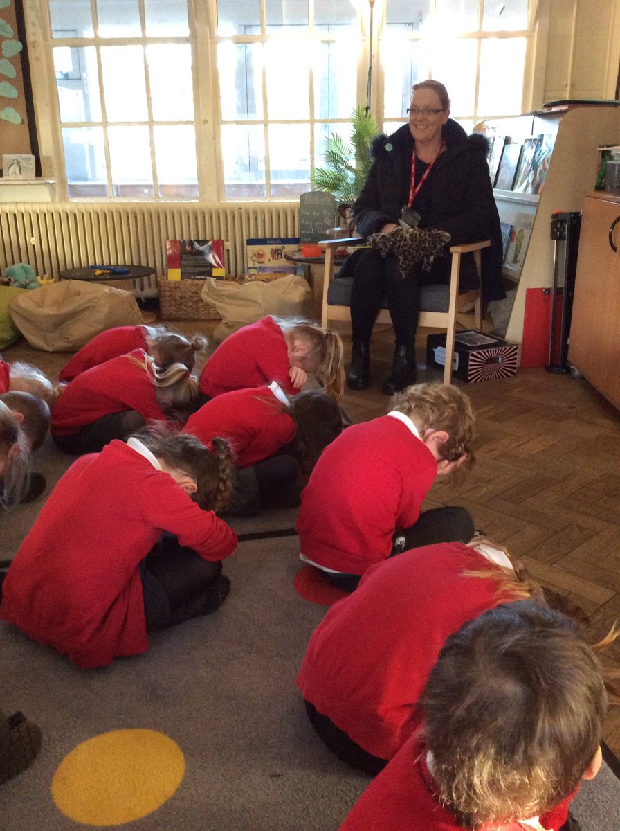 EastwayPrimary's tweet image. Reception love ‘Secret Reader’ time...... #parentpartnership #eastwaylovesreading #secretreader @ReceptionEastw1