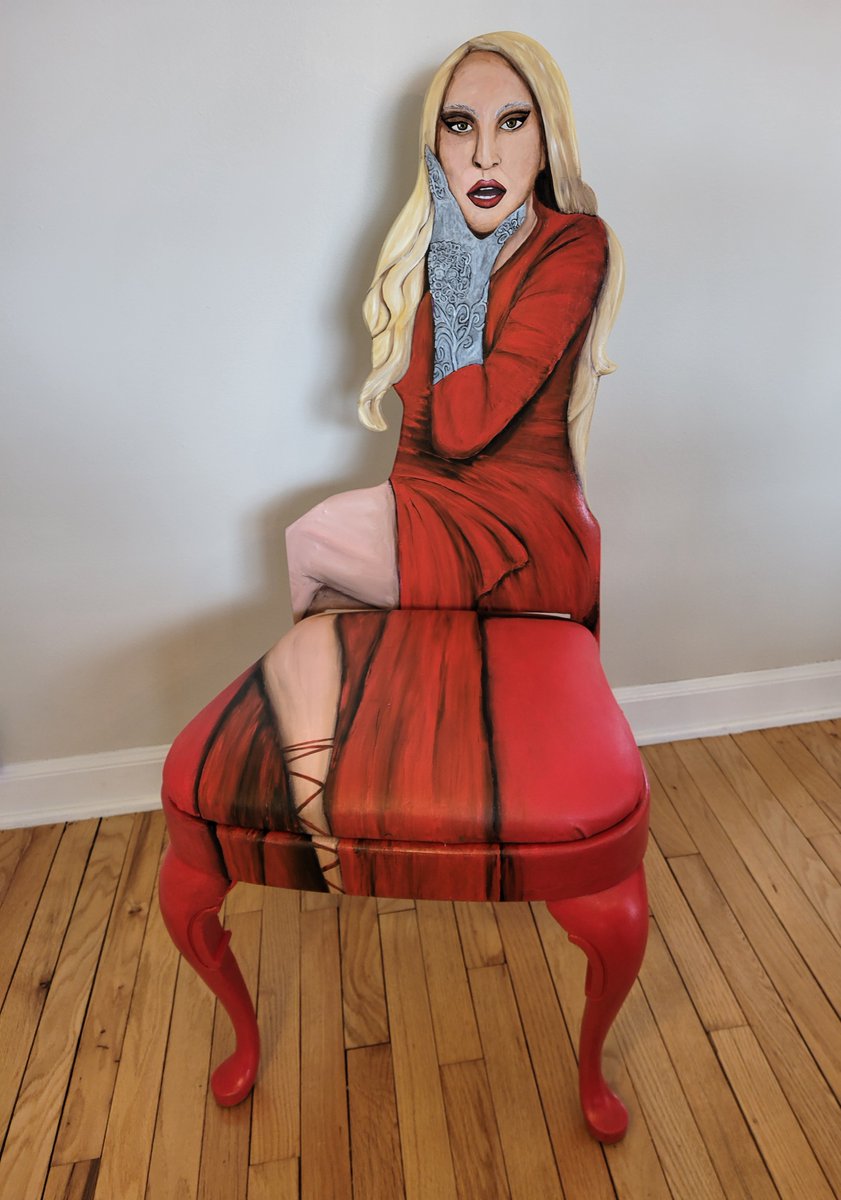#milwaukee artist Todd Fendos pays tribute to <a href="/ladygaga/">Lady Gaga</a> with her portrayal ofmthe “Countess” from @AmericanHorrorStory toddfendos.com/lady-gaga/
#ladygaga #AmericanHorrorStory #upcycledfurniture #upcycled #popart #popculture #interiordesign #upcycledart #functionalart #interiorart