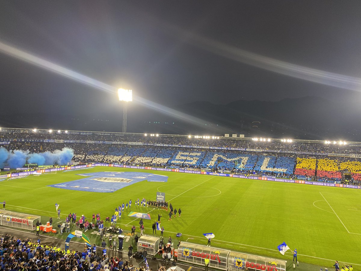 PachoMartinez's tweet photo. Felicitaciones @UNIBAM_MFC qué gran Tifo el de ayer!!!
Lograron gestionar, organizar y desarrollar una gran idea. #SML

Qué tal pensar ahora en un Tifo con luces, como lo hacen la gente de @equipemosaico. https://t.co/Ui1cUWHILe