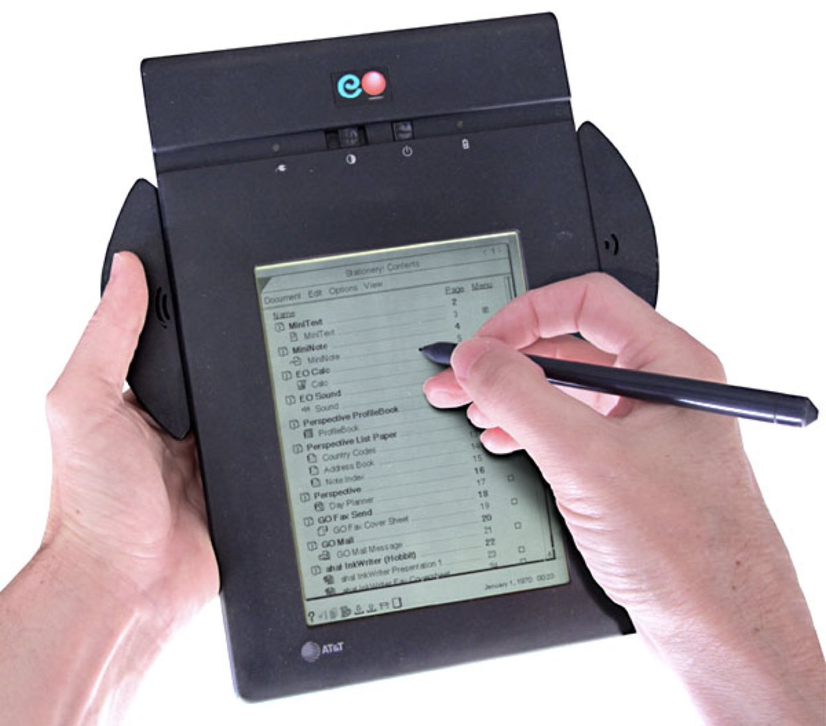 juliendorra's tweet photo. 1/10 💀Failed platform:

What if I told you that in 1987 a company reinvented computing from scratch, creating a completely new pen-controlled tablet computer platform?

This company was called Go Corporation, their OS PenPoint, and there's a lot to learn from it! Thread👇 https://t.co/xWBsVamrIS
