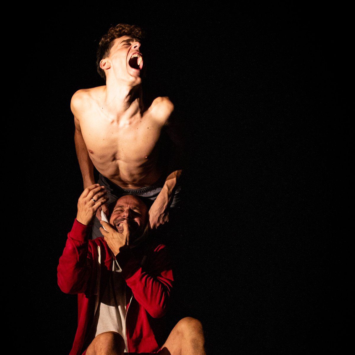 FASTWEB's tweet photo. "Stabat Pater - Viaggio tra padri combattenti" una rappresentazione teatrale emozionante che racconta il mondo della disabilità attraverso gli occhi e la voce di un padre. Ti aspettiamo il 5 dicembre in live streaming, registrati qui https://t.co/F7RV9xjLaw
 
#4W4I #TuSeiFuturo https://t.co/TIK9nyKle0