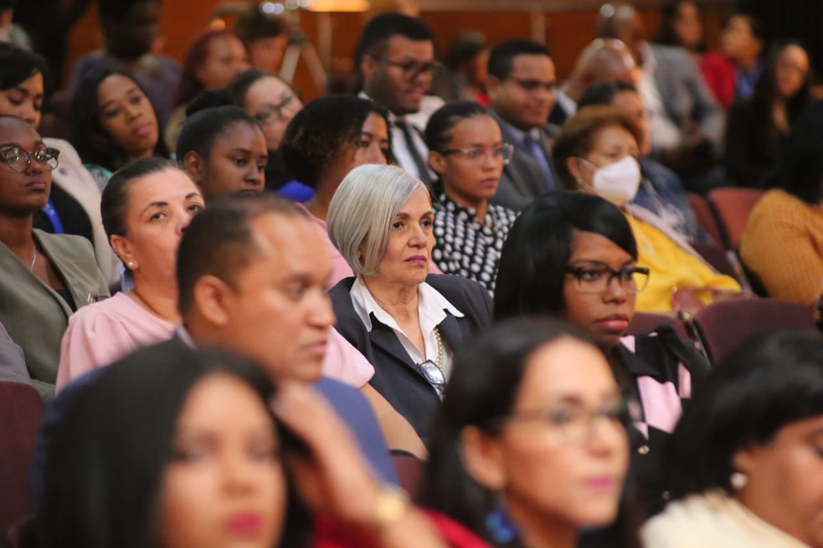 DefensorRD's tweet photo. «Para lograr que esta propuesta sea efectiva es necesario que nos evaluemos como sociedad para identificar nuestros roles y responsabilidades».

Alicia Rodríguez, directora de nuestra Oficina de Oportunidades del #DefensordelPueblo https://t.co/5XhhcE72C1