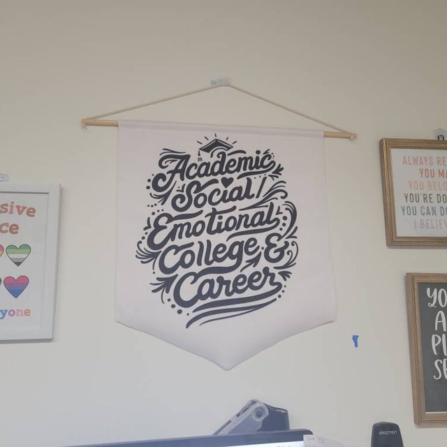 CounselorShop's tweet photo. Happy #cybermonday - get yourself something more unique this week. Customers are loving this School Counselor pennant that highlights our 3 domains.

https://t.co/NuJ5ENnFAR

#schoolcounselor #schoolcounseloroffice #schoolcounselinglife #scchat https://t.co/6zZW1j8wPA