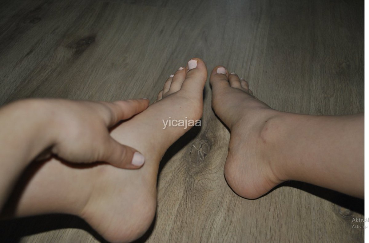 yicajaa's tweet photo. good afternoon feet lovers🥰
#feetselling https://t.co/GsVPAYCfxR