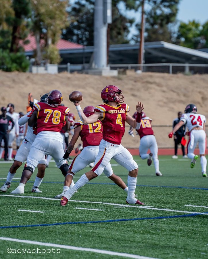 JUCOFFrenzy's tweet photo. BALLER 🚨: @jakebyrne_8 JUCO QB 6'1 200. C/O 2023. 3 FOR 2. @ShipeLMC HL https://t.co/gZjKEou1T9 https://t.co/b9Mu7IwOKG