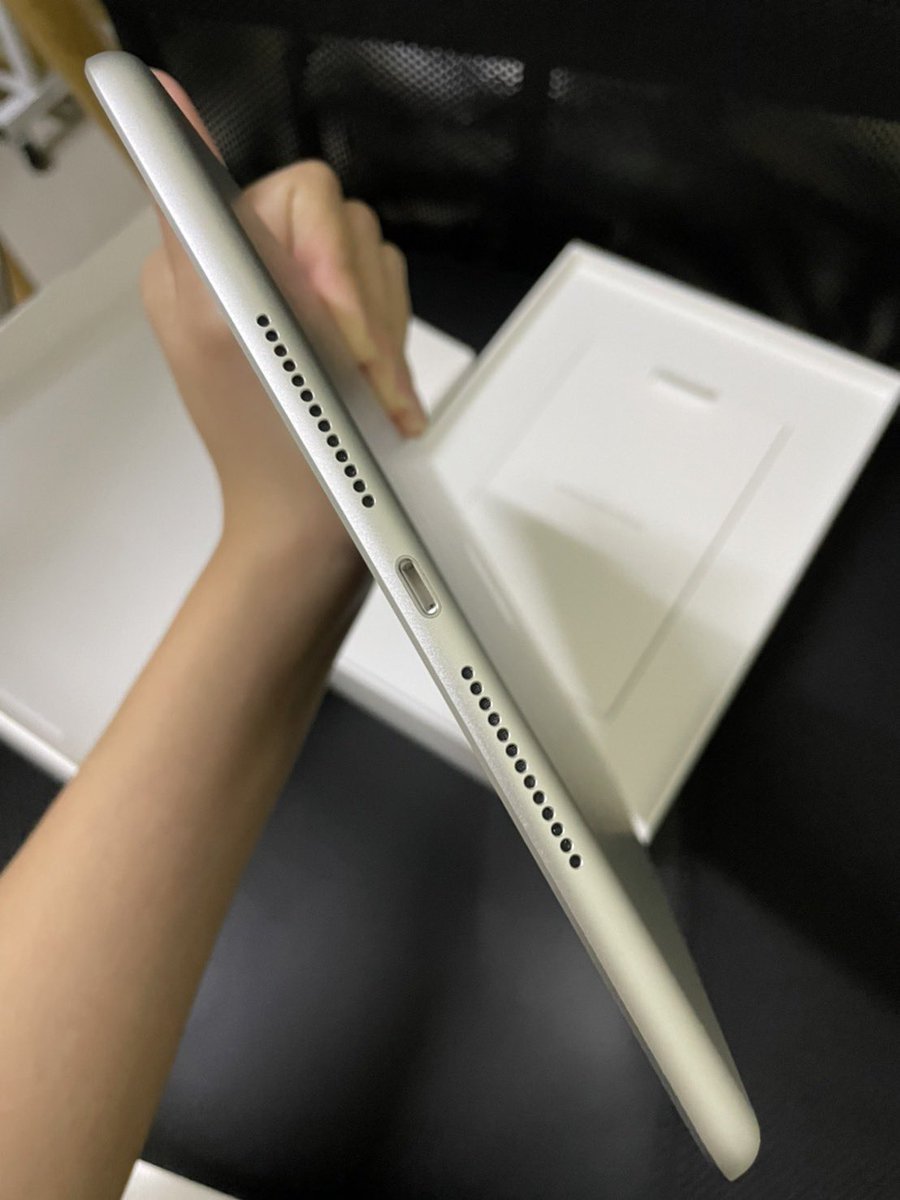 qxnci's tweet photo. ส่งต่อ Ipad gen9 (ใส่ซิม) 64gb ขาย 15,000 บาท  แค่แกะซีลออกมาดู ยังไม่ได้เปิดเครื่อง ประกันศูนย์ 1 ปีเต็ม ในช้อป 18,400 ถูกกว่าช้อป 3,400 
** นัดรับกทม, ผ่านแอดได้ค่ะ #ไอแพด #ipad #ipadgen9 #ไอแพดมือสองราคาถูก #ไอแพดมือสอง #ไอแพดเพื่อการศึกษา #ไอแพดราคาถูก https://t.co/KYzs1ON67u