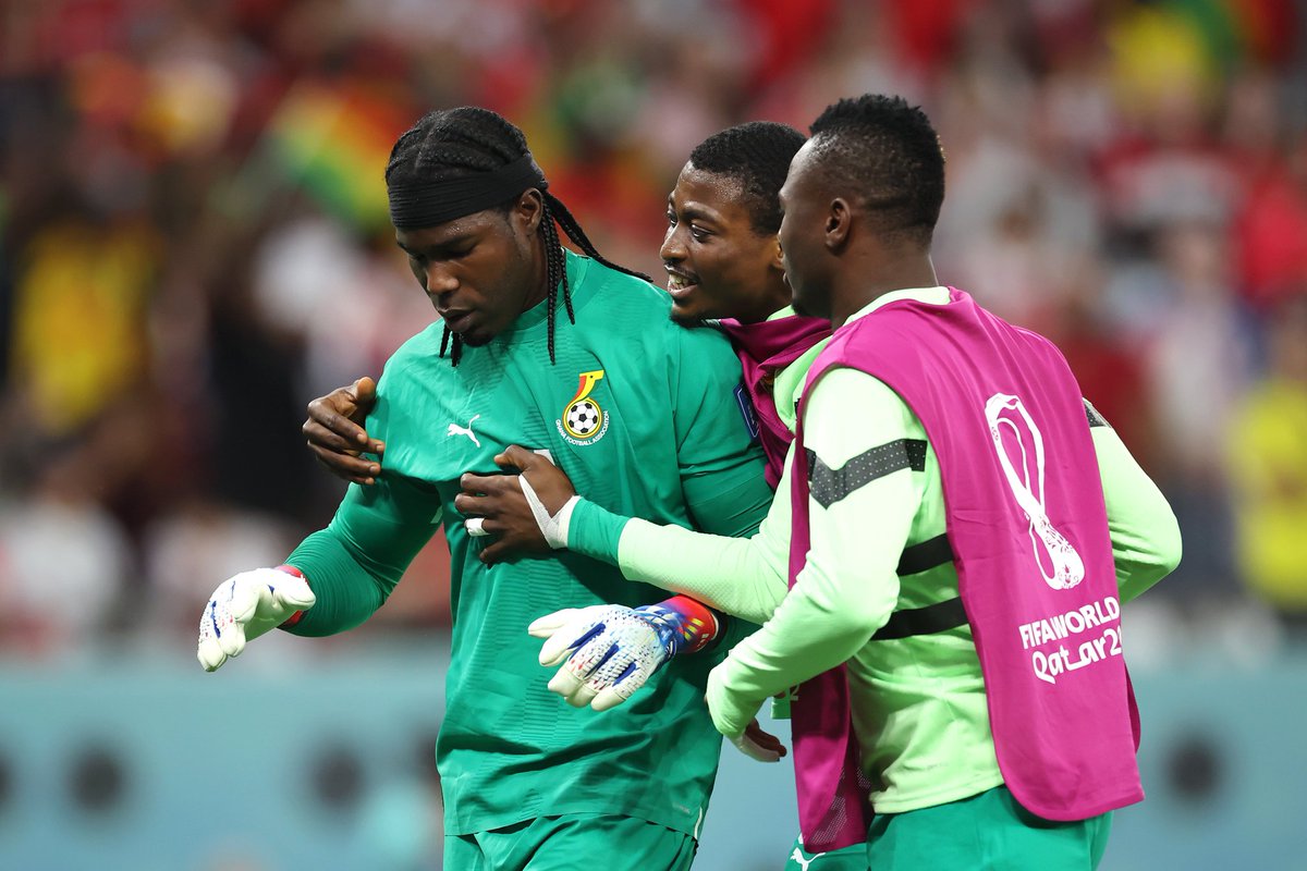 _owurakuampofo's tweet photo. Made 4 crucial saves to keep us in the game, after the match Manaf and Danlad came over to congratulate him.

🇬🇭 Ati Zigi 🔥 https://t.co/EaXQLHDoAi