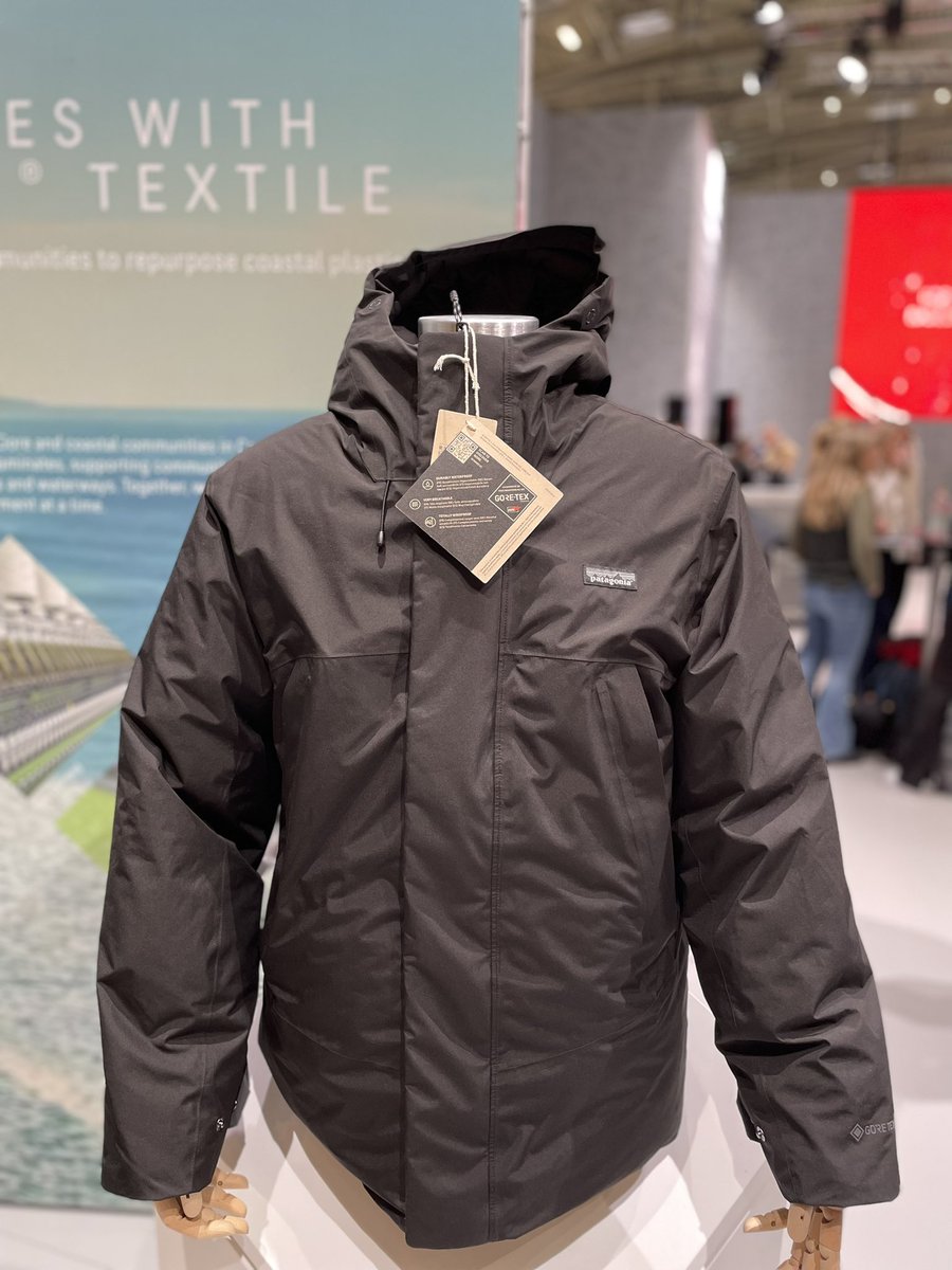 The first of its kind! For AW23, #Patagonia introduces the first product using new #GORETEX laminates with ePE membrane and a 100% recycled #BIONIC Polyester textile, made from plastic waste partially collected from coastal environments. gtx.is/ispo22 #ISPO #ISPOmunich