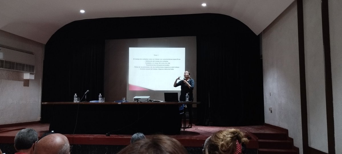 celass_mtss's tweet photo. Iniciaia en el #MtssCuba la primera edición de la modalidad presencial del Curso "Capacitación y Sensibilización sobre Cuidados".
Organizado por #CelassMtss, @MTSS_CUBA , @UdeLaHabana  y la Red Cubana de Estudios sobre Cuidados. #CubaViveYTrabaja #Cuidado https://t.co/dBscarLj4K
