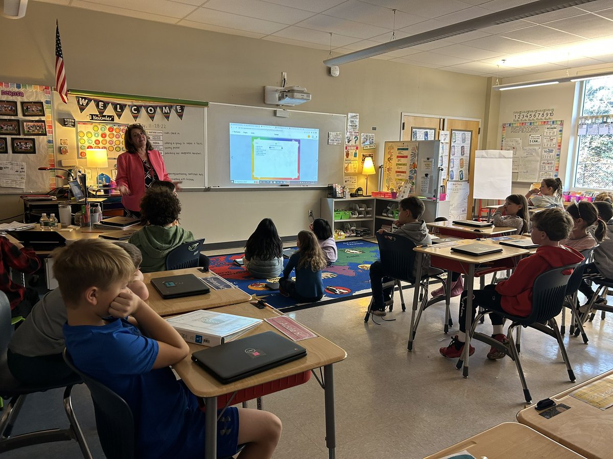 3D/Chu is learning how to use Book Creator today to publish our imaginative narrative stories this week! <a href="/VinsonOwenOwls/">Vinson-Owen School</a> <a href="/3Chu_VO/">Heather Chu</a>