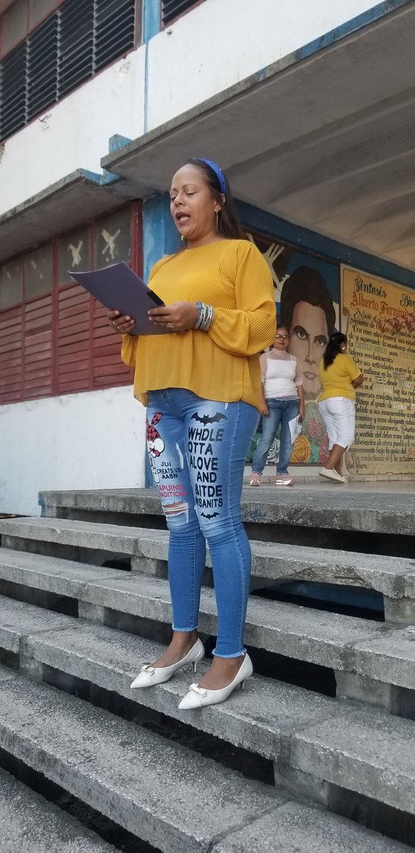 SBAlbertoFerna1's tweet photo. Se realiza en nuestro centro el nuevo inicio del curso escolar.@dpestgo @RaulSamon @FundichelyRosa @DianaGisellMar1 https://t.co/mDCRjaZMJd