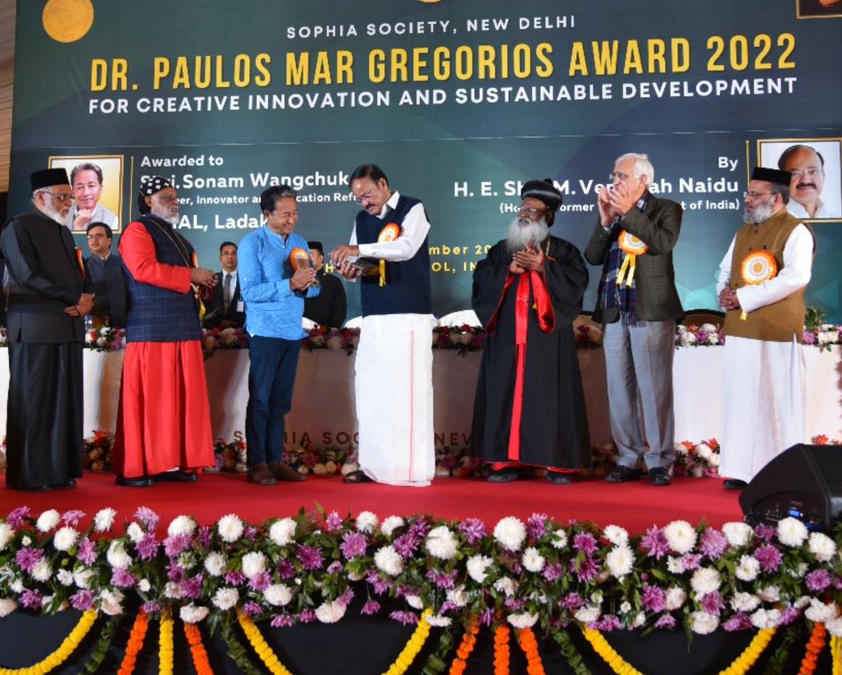 Wangchuk66's tweet photo. THANK YOU SOPHIA SOCIETY
Honoured to receive the 7th Dr Paulos Mar Gregorios Award. Humbled to know that intellictual giants like HH Dalai Lama, Baba Amte &amp; Varghese Kurien were earlier recipients of the award 🙏🏽 https://t.co/rrAxFSCeIi