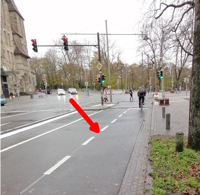 umweltHB's tweet photo. Die #Fahrrad-#Premiumroute "Wallring" ist fertig. 
Hm.. aber ist das Premium #Radfahren? @SKUMS_HB 
https://t.co/mBWUupdkvD https://t.co/aUCGqoHWdF