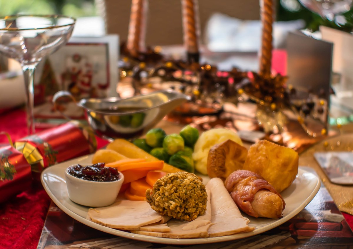 DGCScarb's tweet image. Did someone say Christmas Dinner?!
Now being served in The Gardener's Choice Coffee Shop daily between 11.30 - 2.30 until 22nd December (subject to availability)
#ChristmasDinner #GardenersChoice #CoffeeShop #DeansGardenCentre #GardenCentre #FamilyBusiness #Scarborough